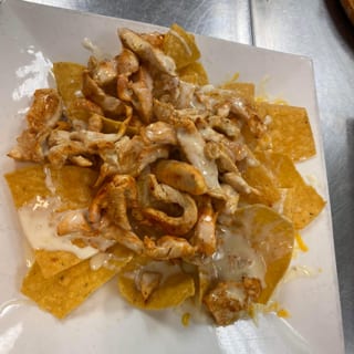 Grilled Chicken Nachos